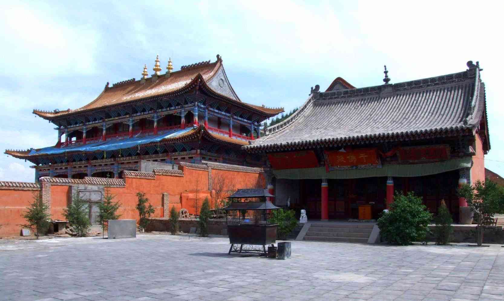 青海西宁主要寺庙有哪些？