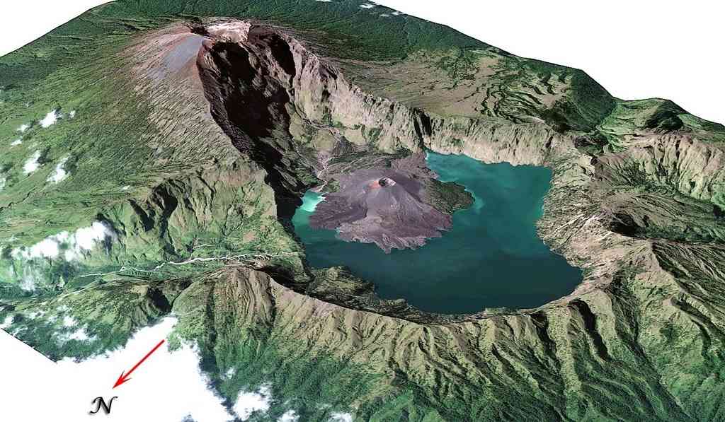 龙目岛最高峰林贾尼火山（Gunung Rinjani）