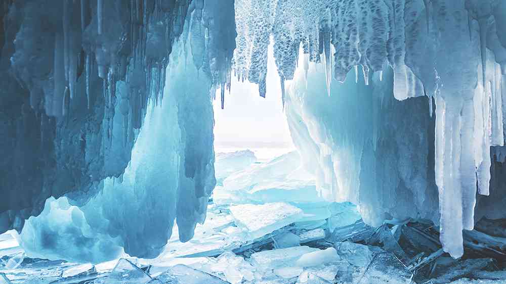 贝加尔湖蓝冰摄影，追寻冰雪童话
