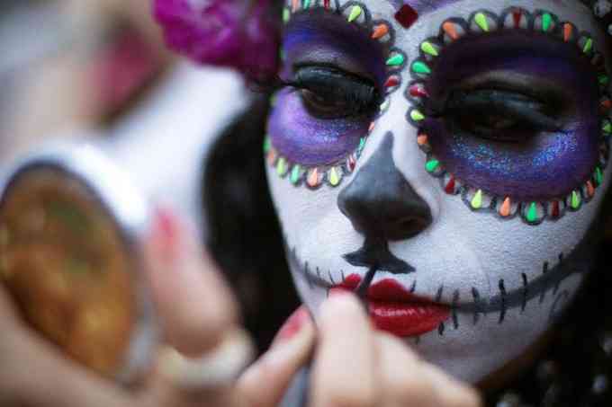 2018年墨西哥亡灵节游行是什么时候，亡灵节有什么传统