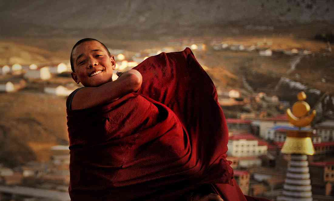 藏族是全民信仰佛教的民族