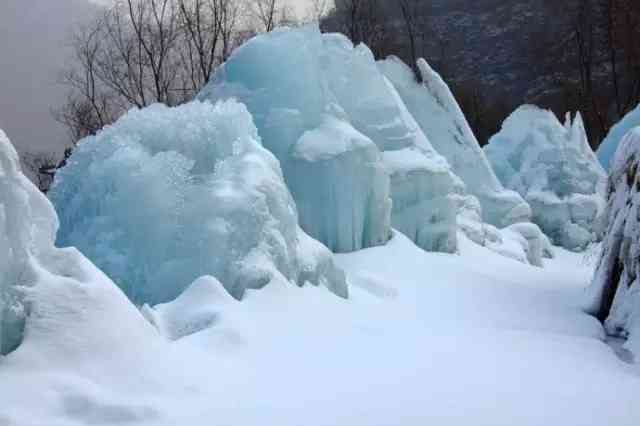 连哈尔滨都要惊叹的冬日冰雕！