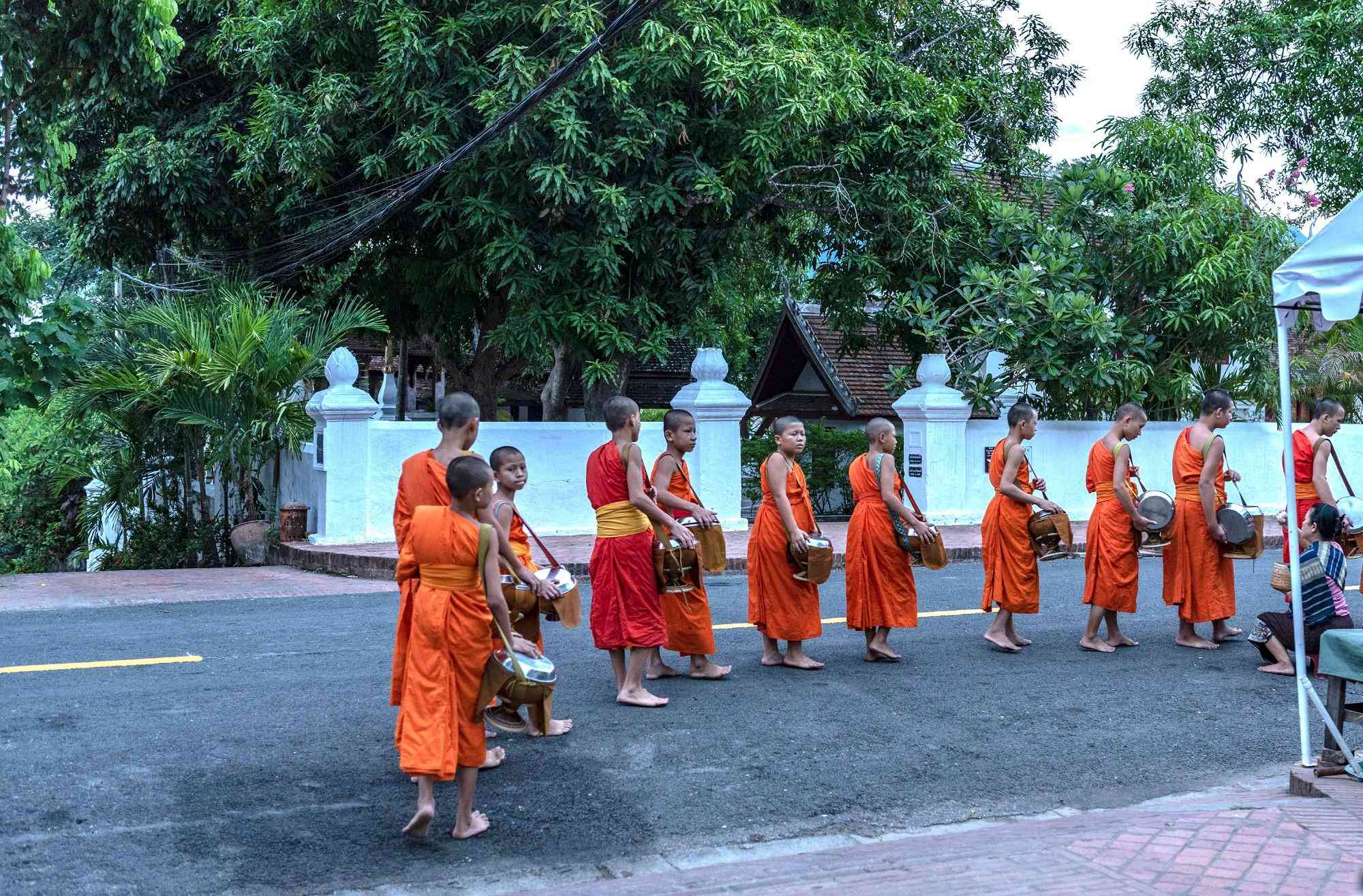 去老挝旅游想看布施？老挝看布施注意事项你要了解！