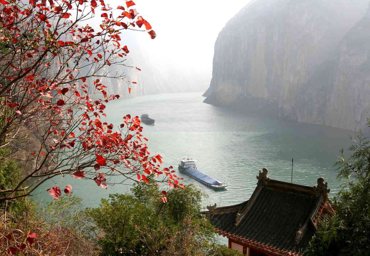 长江三峡也能赏红叶？三峡旅游有多好玩？