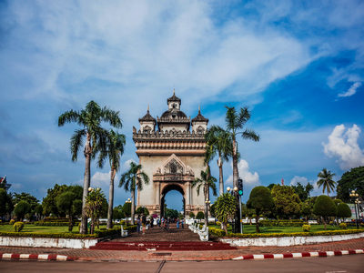 申请老挝旅游签证应准备哪些材料？