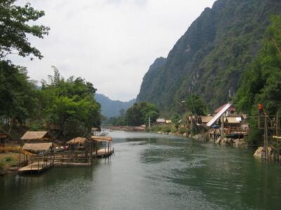 申请老挝签证需要准备的材料多吗？