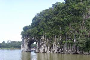 桂林 大漓江 象鼻山 巴马长寿乡或德天跨国大瀑布双飞六日游