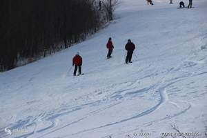 南山滑雪票：冬季密云滑雪一日游首选南山滑雪票价格（平日周末）