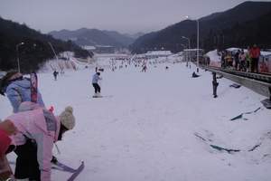 莲花山滑雪+回龙河温泉一日游【长春周边有啥好玩的景点】