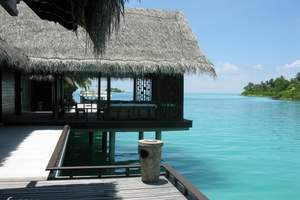 【去马尔代夫旅游住哪个酒店更舒适】马尔代夫双鱼岛4晚6自助游